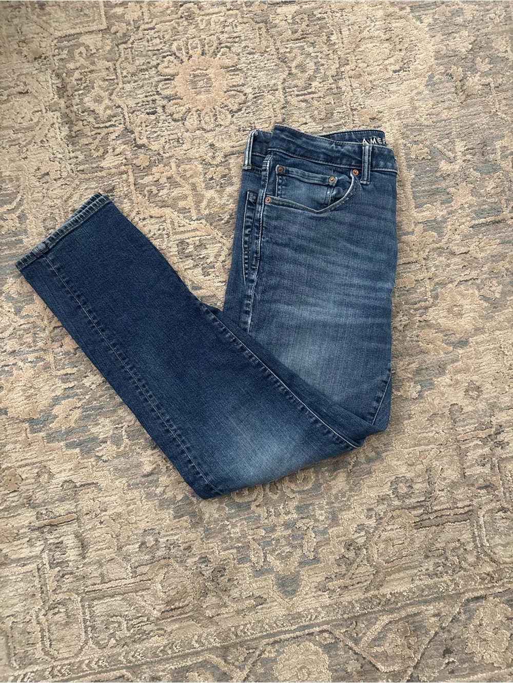 American Eagle Outfitters Women’s size 34 x 32 Mid Blue Skinny Jeans